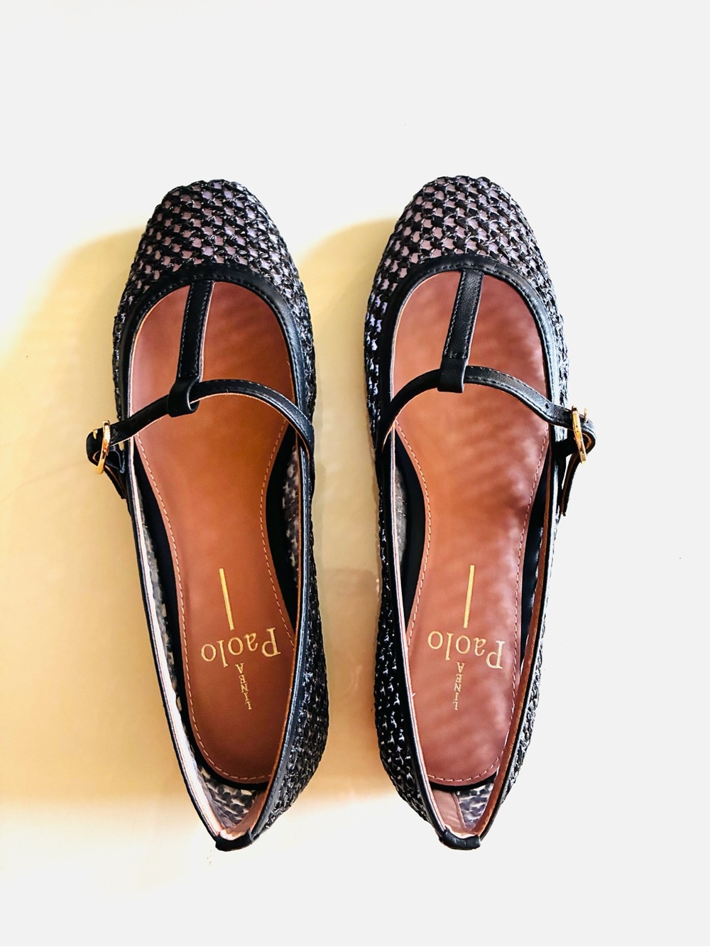 Linea Paolo Monet T-Strap Flat. Raffia and leather 5.5.NWT.